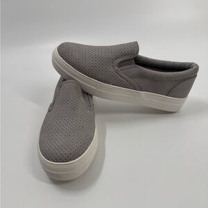SODA Slip On Gray Shoes Size 10